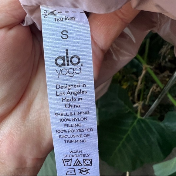 ALO stunner puffer jacket mauve baby pink - Picture 5 of 5